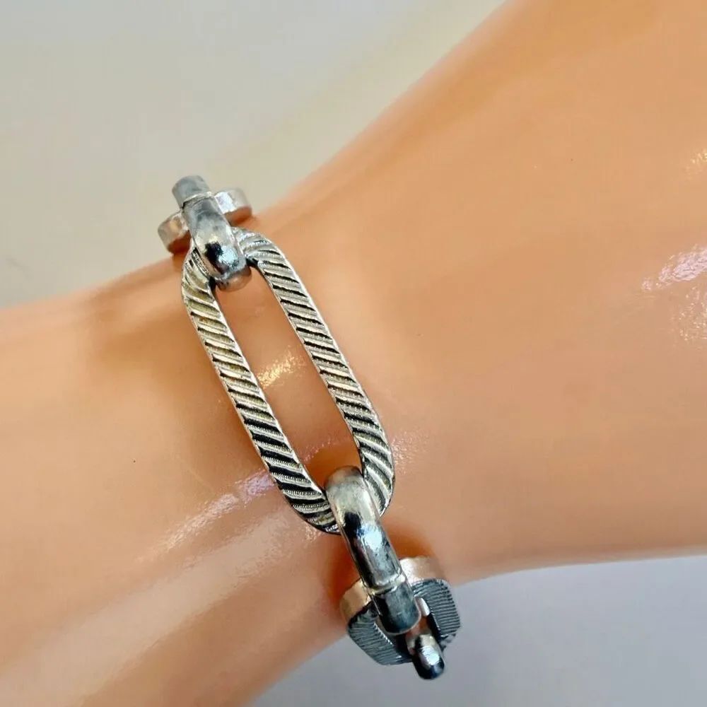 Sarah Coventry silver tone textured link bracelet